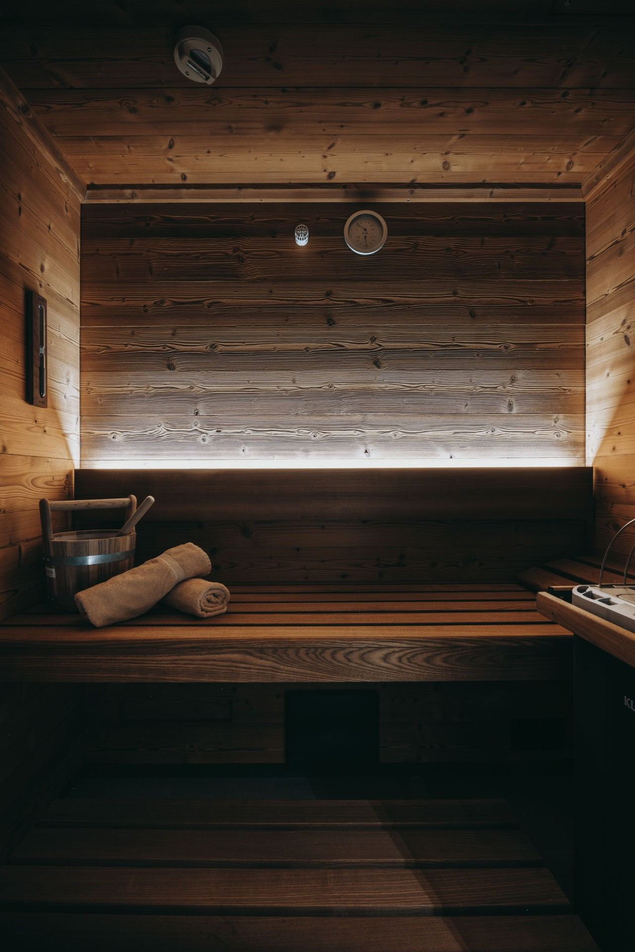 Freistehende Badewanne Freistehende Badewanne mit Bergblick im Spa-Badezimmer, Room N°1 Balma Lech